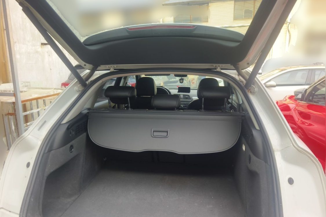 Audi Q3 2016 car image #8