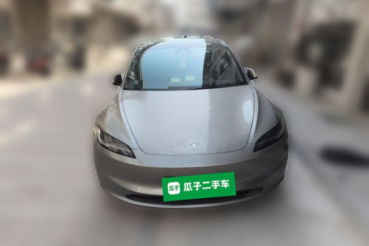Tesla Model 3 2024 car image #3