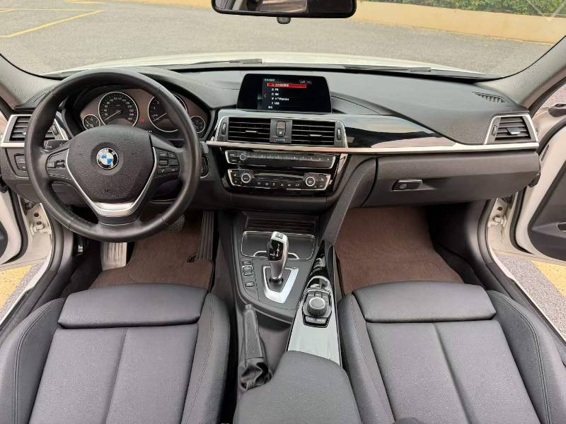 BMW 3 Series 2018 #8 BMW 3 Series 2018 car image #8