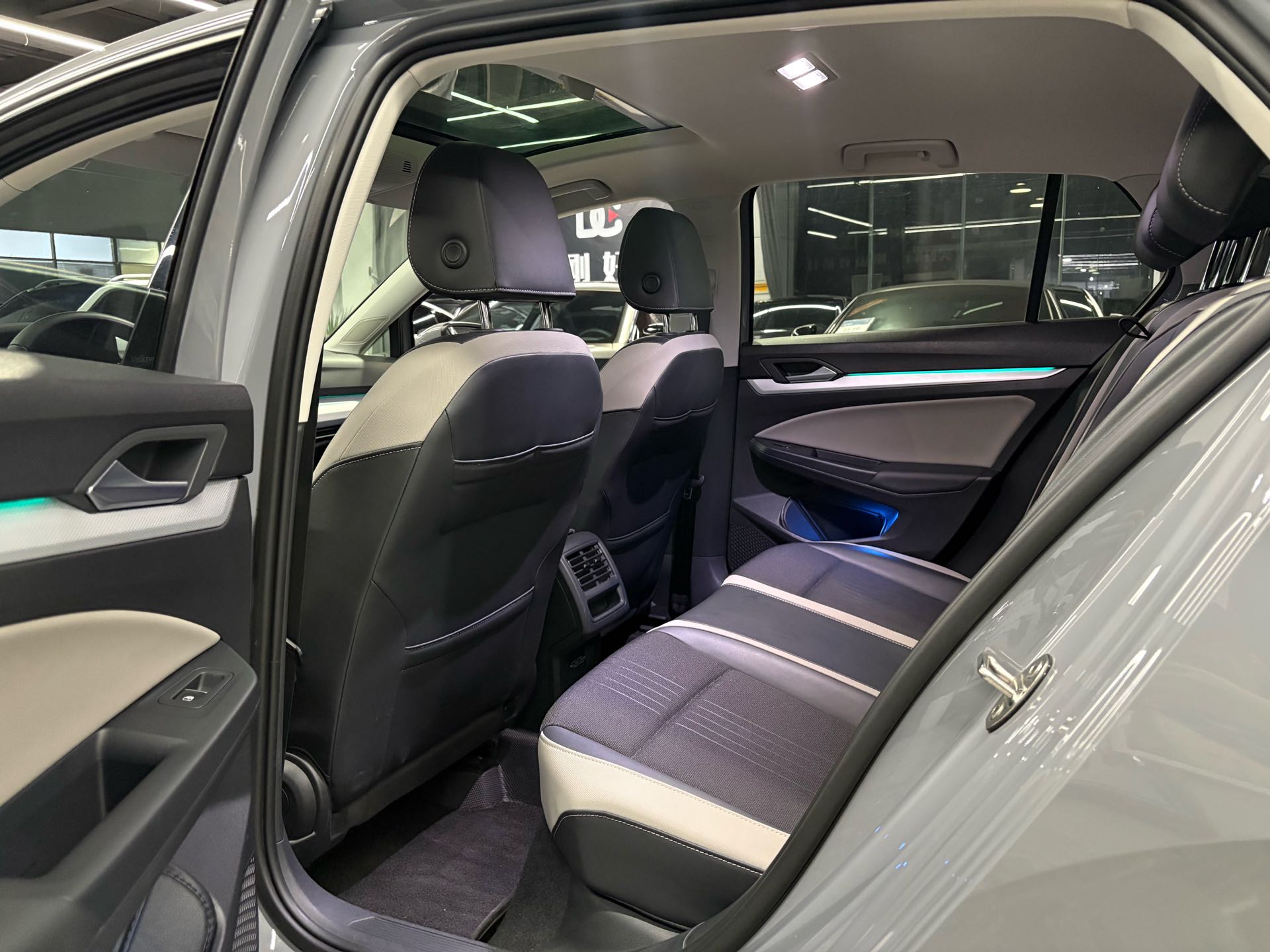 2023 car image #5