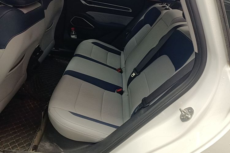 GEELY Emgrand 2022 car image #17