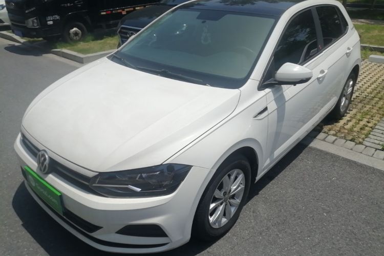 Volkswagen Polo 2020 car image #2