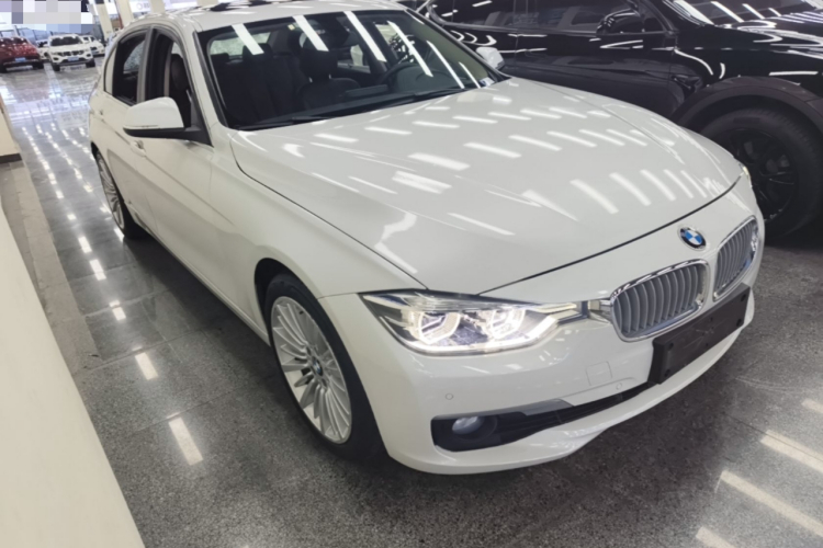 BMW 3 Series 2018 #6 BMW 3 Series 2018 car image #6