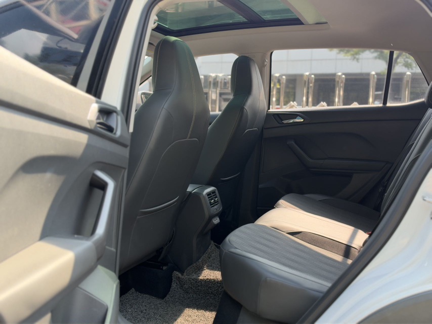 Volkswagen T-Cross 2020 #7 Volkswagen T-Cross 2020 صورة سيارة #7