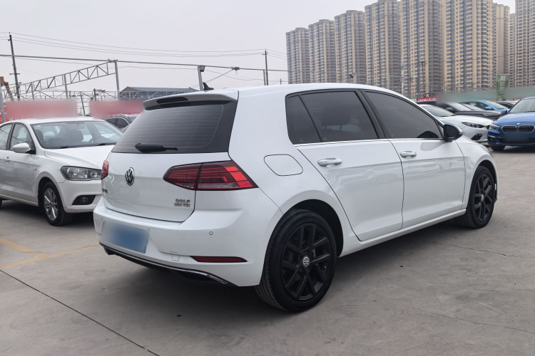 Volkswagen Golf 2020 car image #7