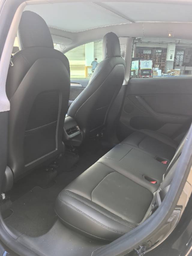 Tesla Model Y 2021 car image #6