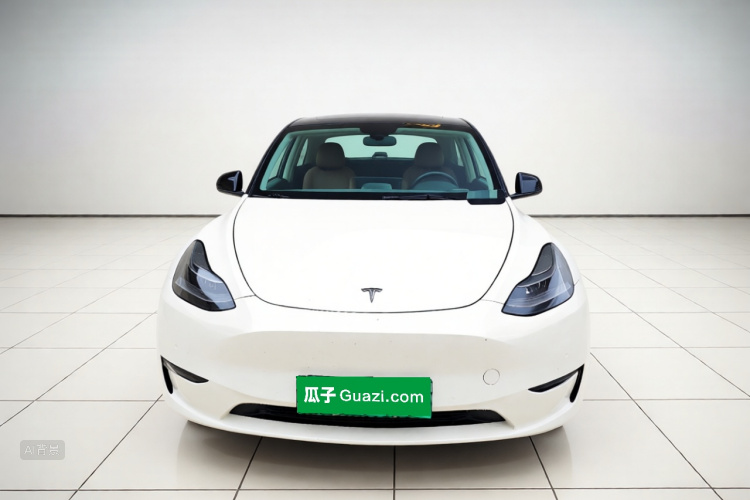 Tesla Model Y 2022 car image #3