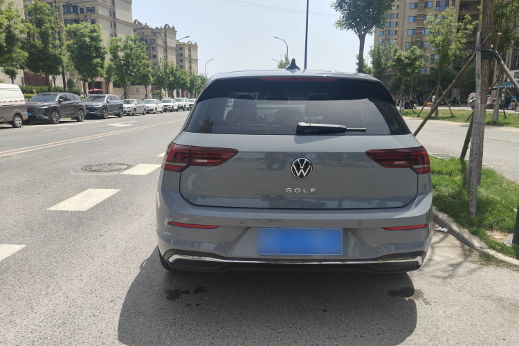 Volkswagen Golf 2026 car image #7