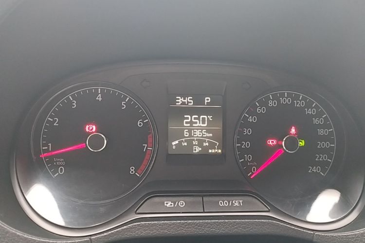 Volkswagen Polo 2018 car image #12