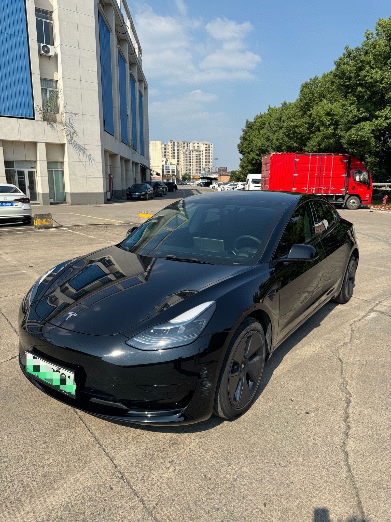 Tesla Model 3 2021 car image 