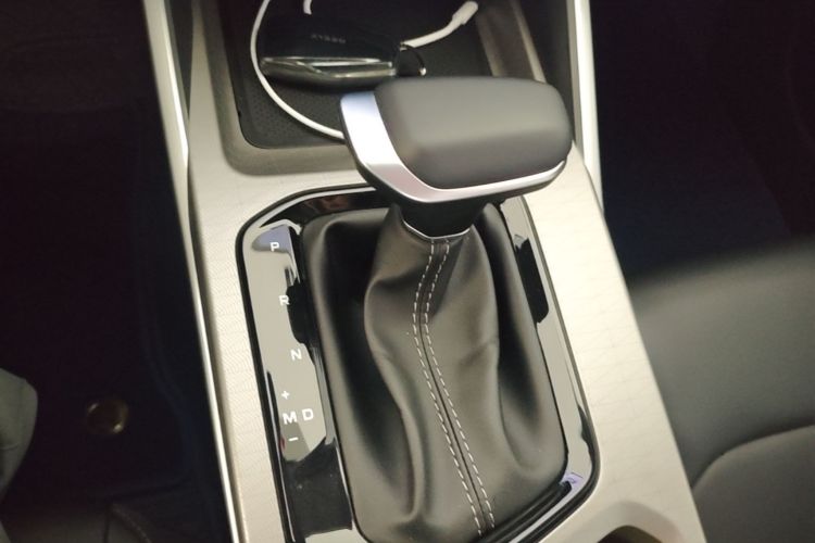 GEELY Emgrand 2025 car image #14