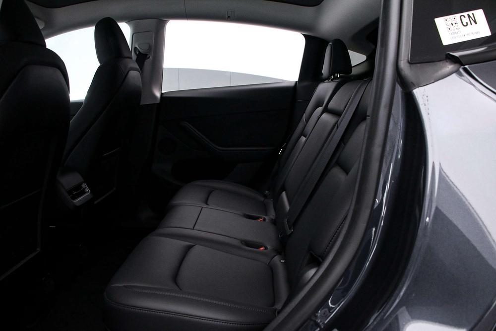 Tesla Model Y 2024 immagine di auto #12