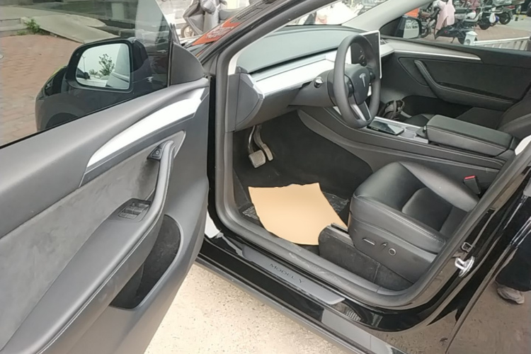 Tesla Model Y 2023 #16 Tesla Model Y 2023 immagine di auto #16