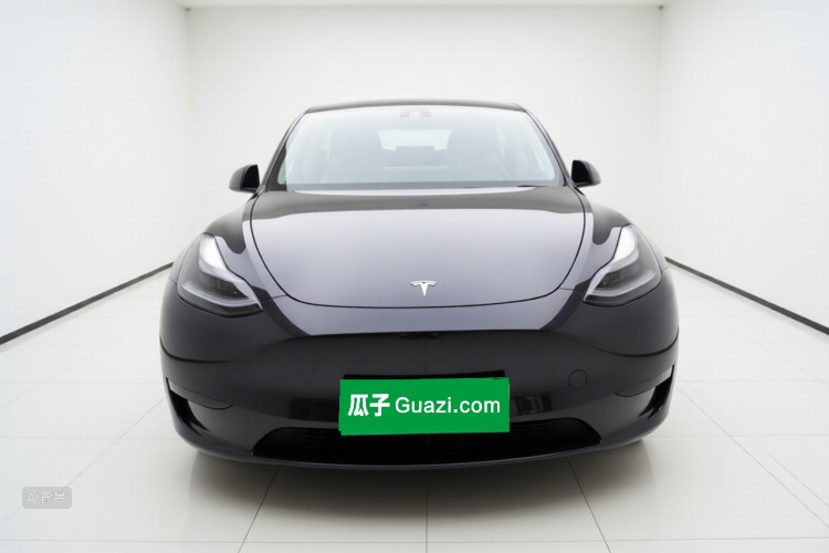 Tesla Model Y 2025 #3 Tesla Model Y 2025 car image #3