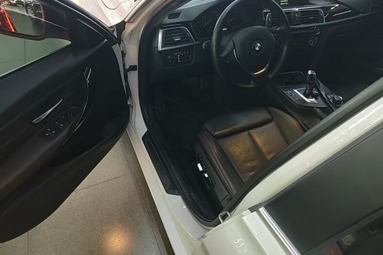 BMW 3 Series 2018 #12 BMW 3 Series 2018 car image #12