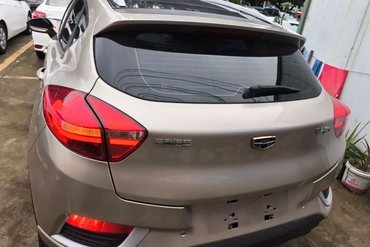 GEELY Emgrand GS 2016 car image #6