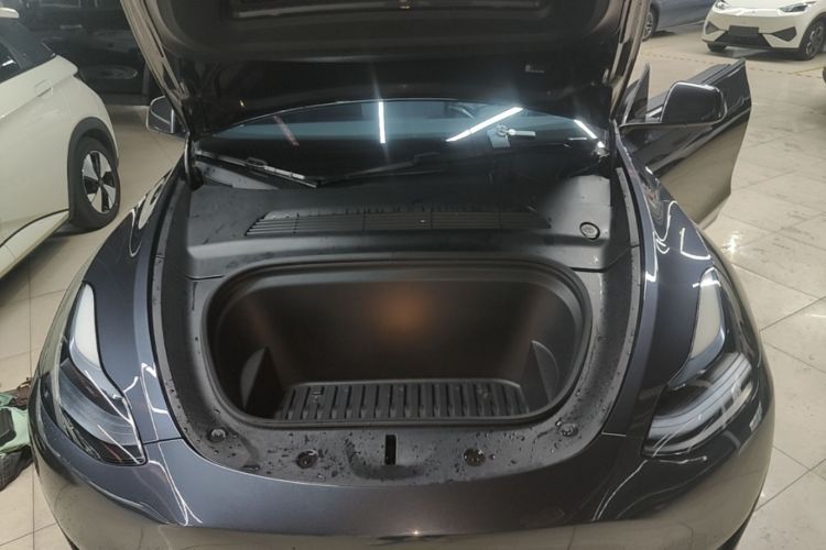 Tesla Model Y 2024 #22 Tesla Model Y 2024 car image #22