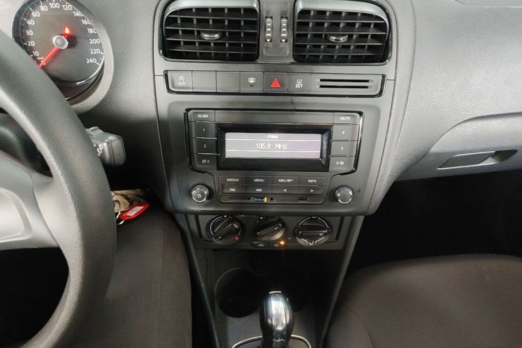 Volkswagen Polo 2018 #13 Volkswagen Polo 2018 car image #13