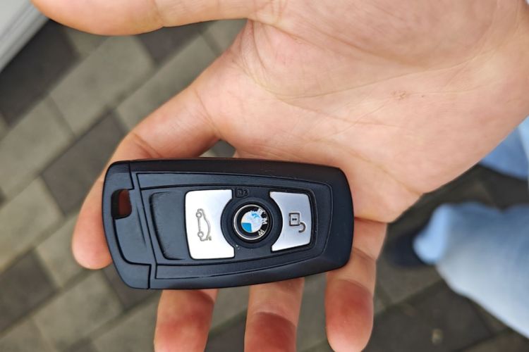 BMW 3 Series 2019 #9 BMW 3 Series 2019 car image #9