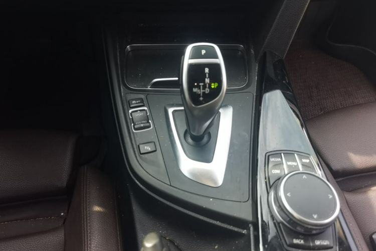 BMW 3 Series 2019 #14 BMW 3 Series 2019 car image #14