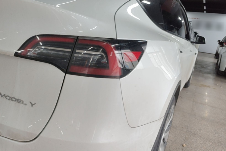 Tesla Model Y 2022 #8 Tesla Model Y 2022 car image #8