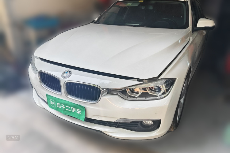BMW 3 Series 2017 immagine di auto #2