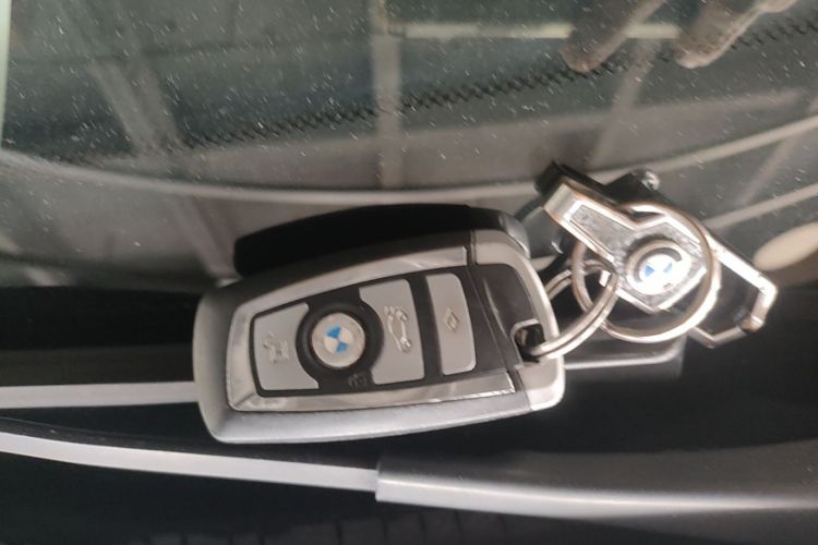 BMW 3 Series 2018 #14 BMW 3 Series 2018 car image #14