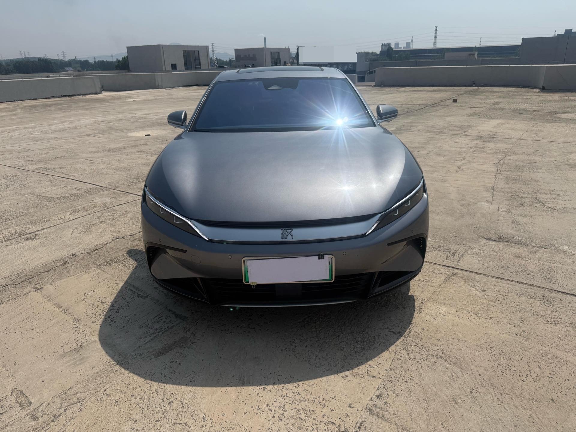 BYD Han 2023 car image #2