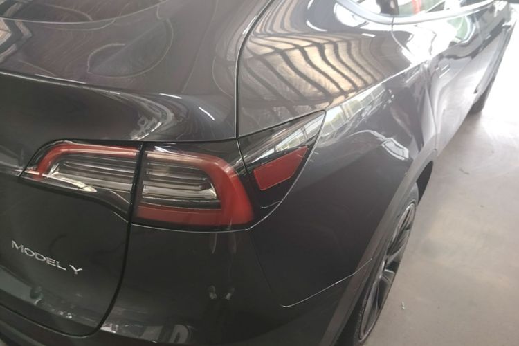 Tesla Model Y 2024 #8 Tesla Model Y 2024 car image #8
