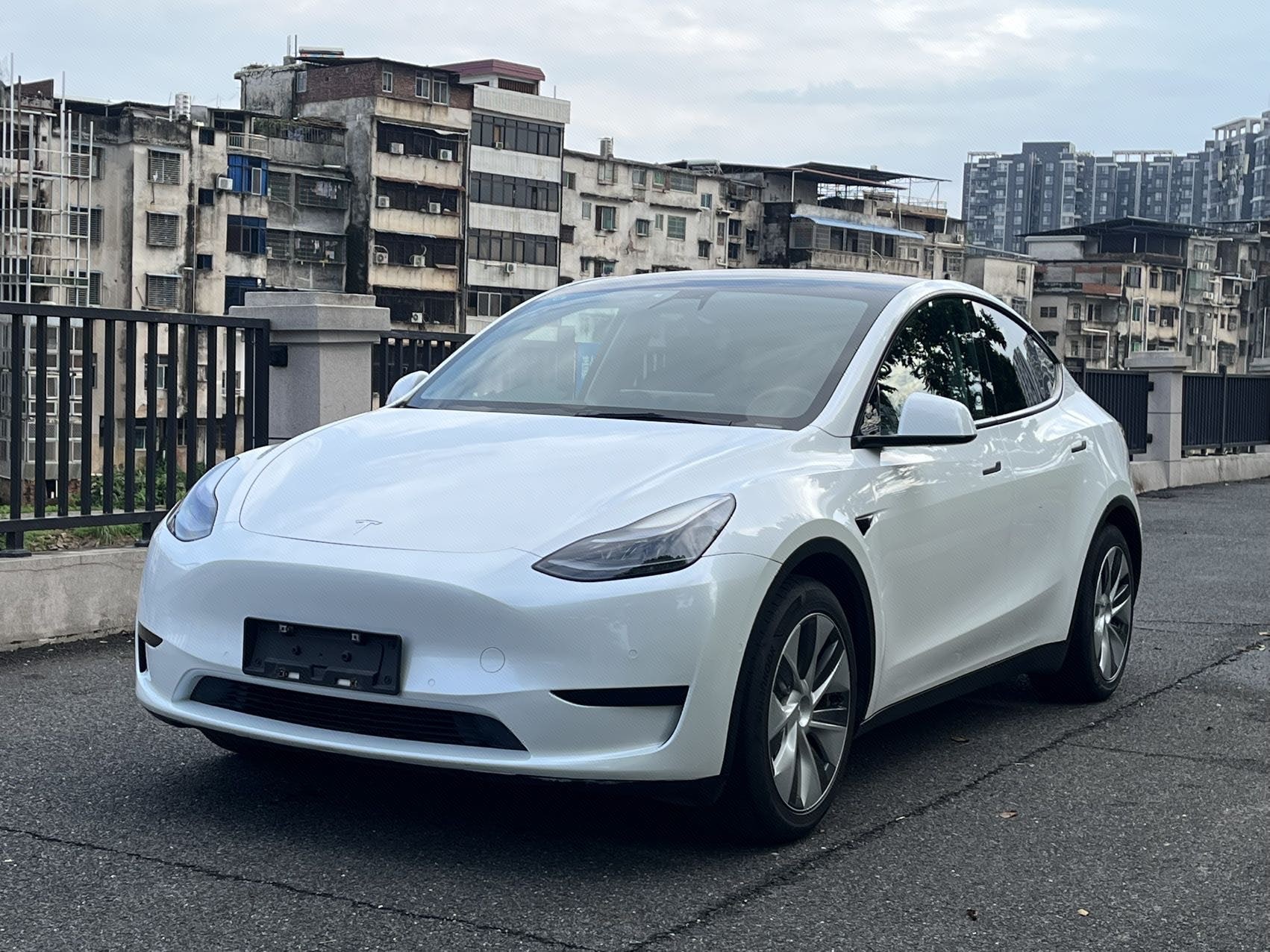 Tesla Model Y 2022 Tesla Model Y 2022 car image