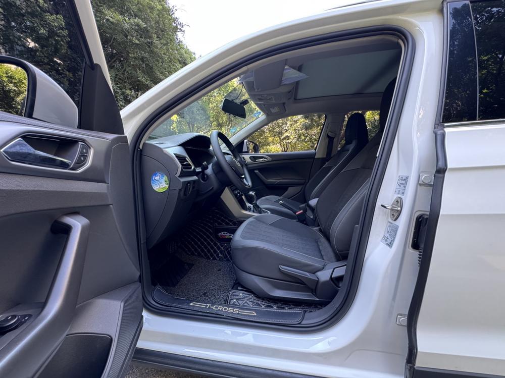 Volkswagen T-Cross 2019 car image #13