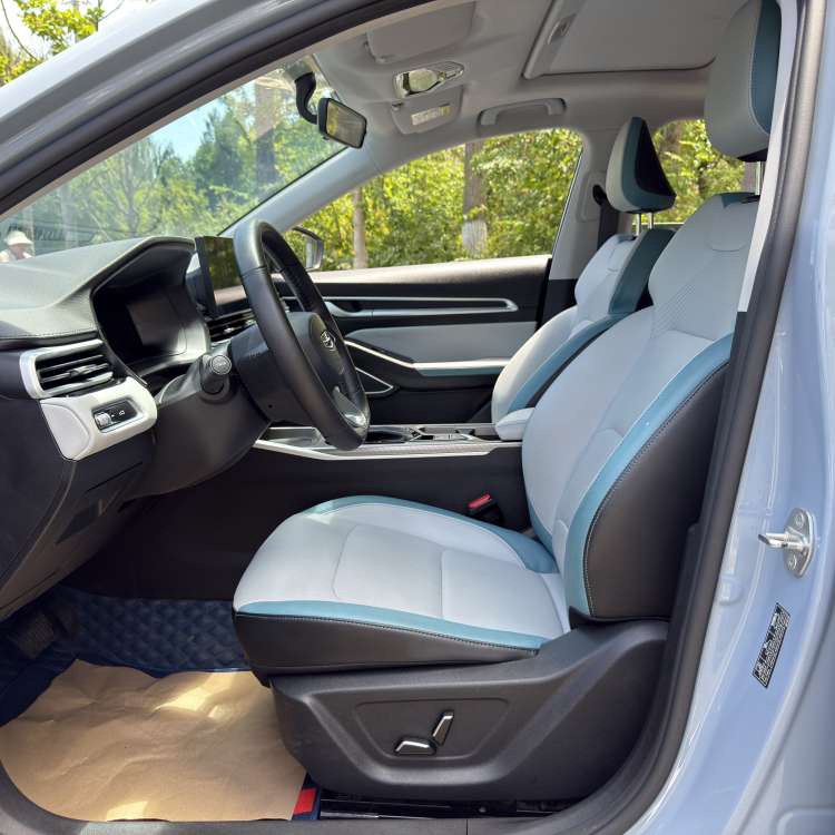 GEELY Emgrand 2023 car image #7