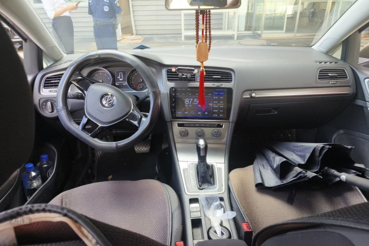 Volkswagen Golf 2016 car image #11