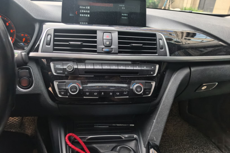 BMW 3 Series 2017 #17 BMW 3 Series 2017 car image #17