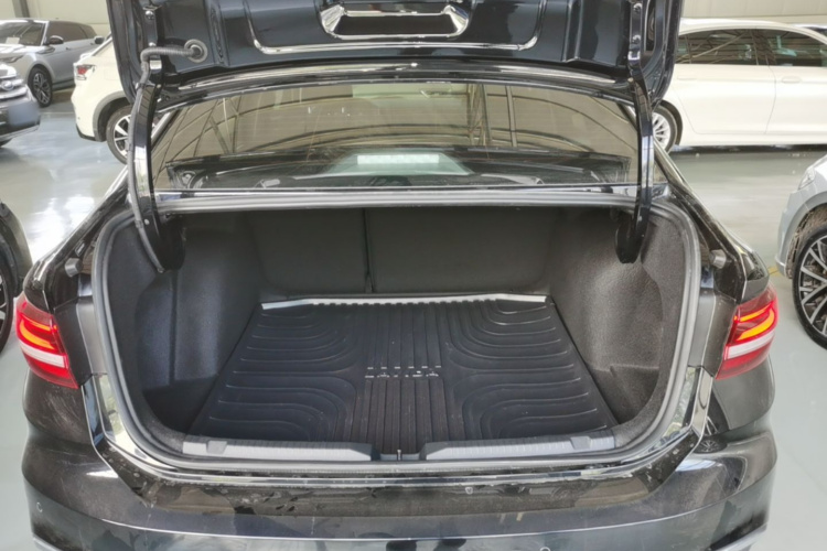 Volkswagen Lavida 2025 car image #21