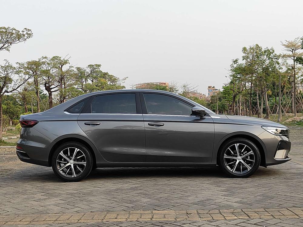 GEELY Emgrand 2022 #8 GEELY Emgrand 2022 car image #8