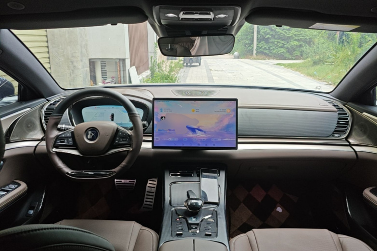 BYD Han 2023 immagine di auto #10
