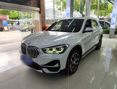 BMW X1 2022 immagine di auto 