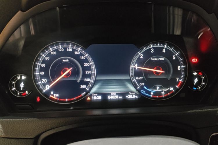 BMW 3 Series 2019 car image #12
