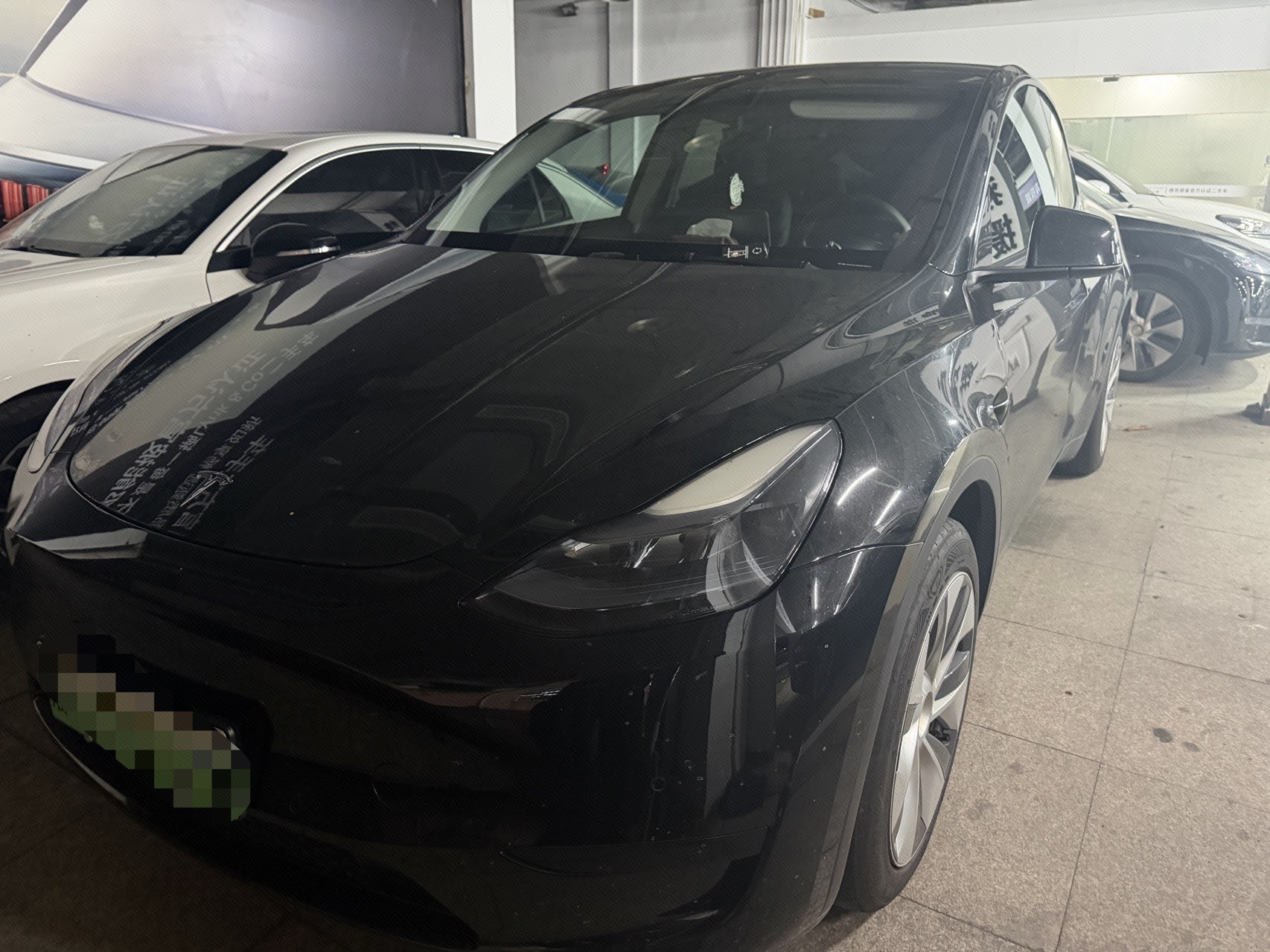 Tesla Model Y 2023 car image 