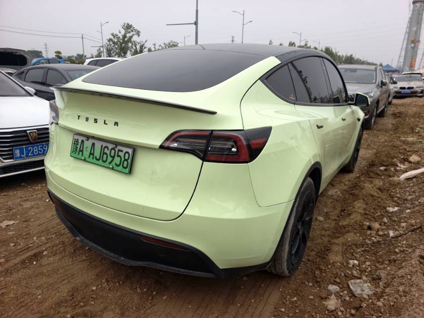 Tesla Model Y 2023 #7 Tesla Model Y 2023 car image #7