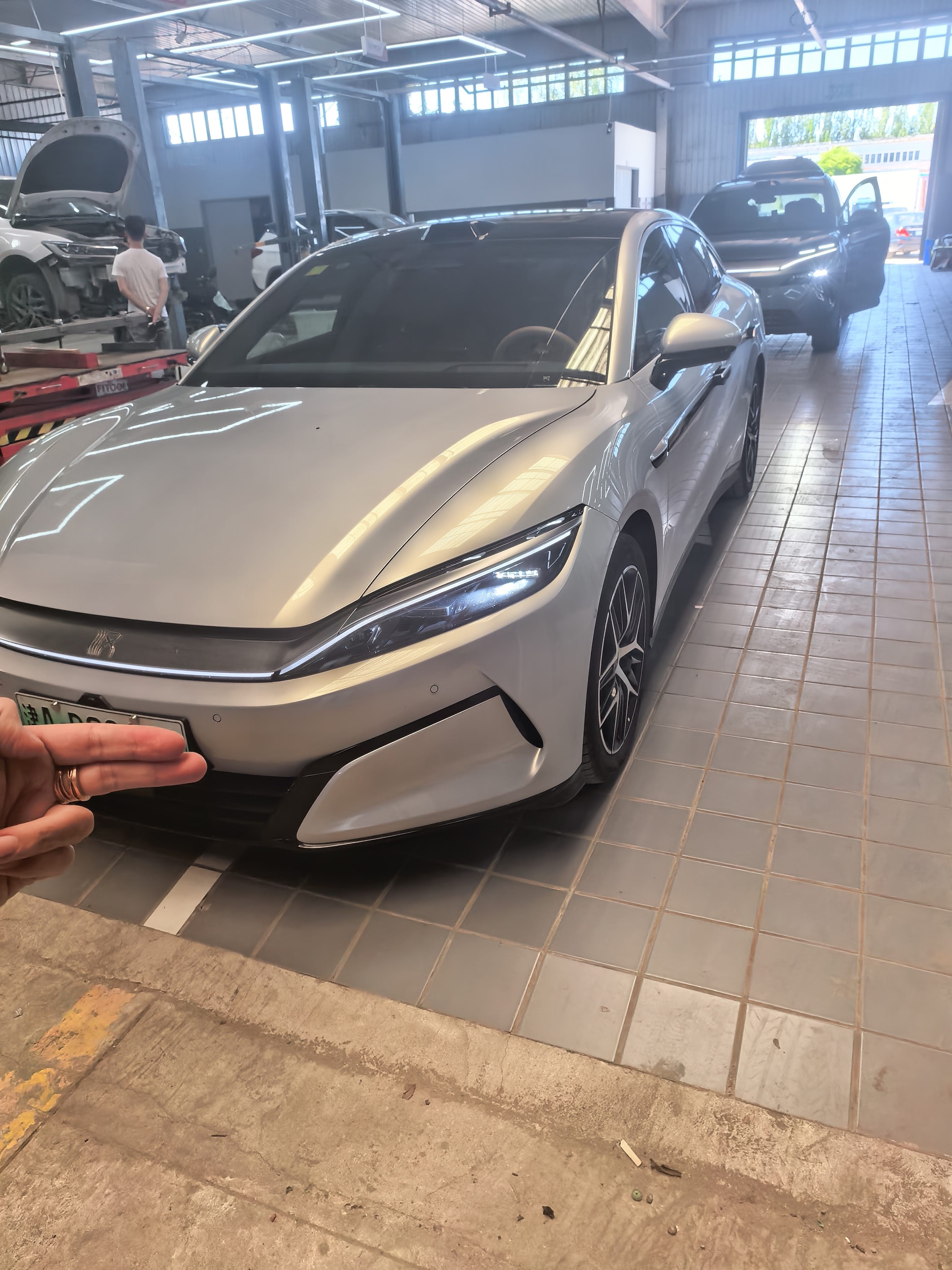 BYD HanL 2025 car image 