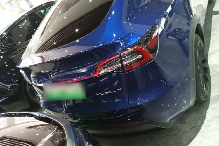 Tesla Model Y 2021 #4 Tesla Model Y 2021 car image #4