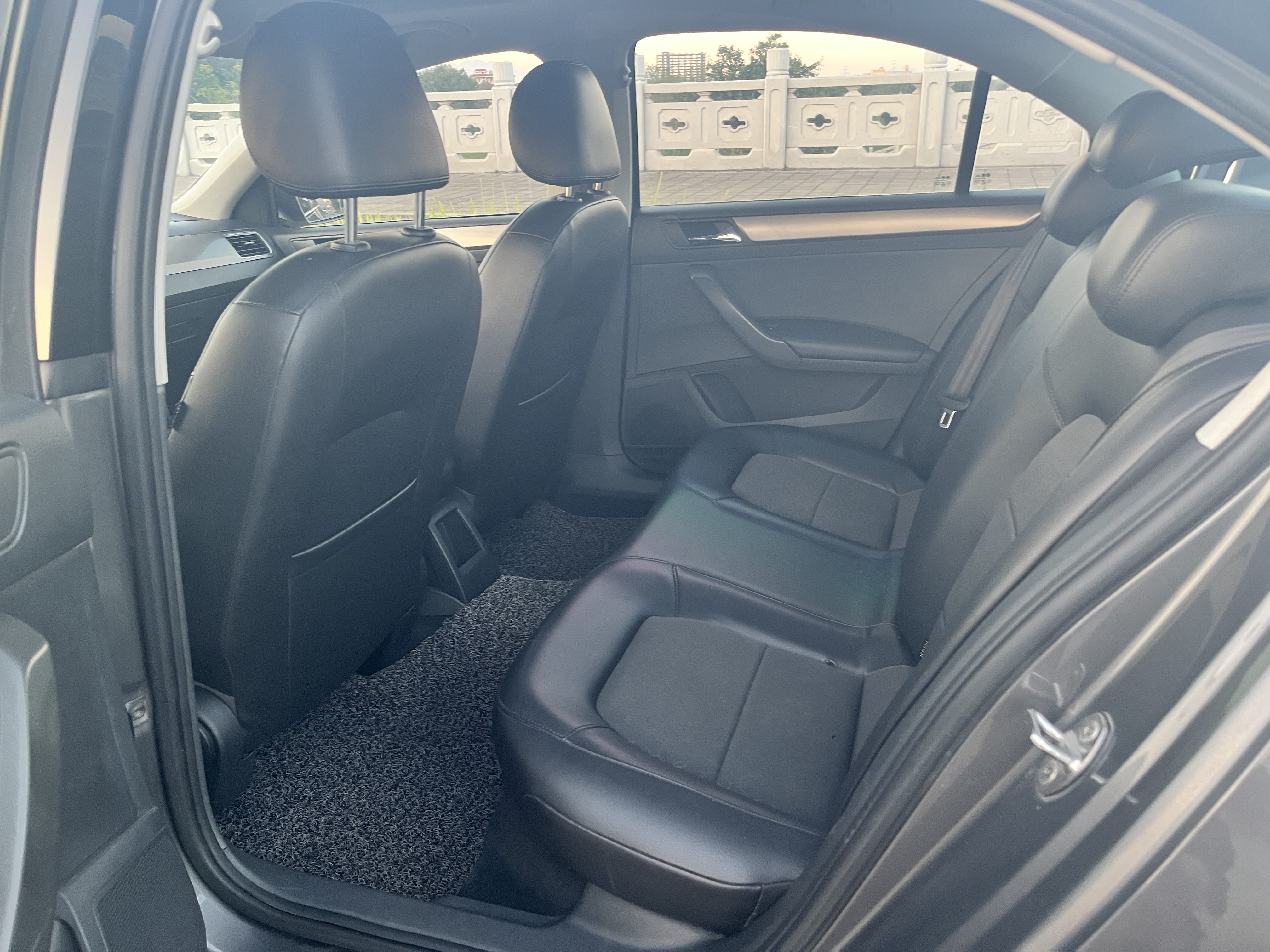 Volkswagen Santana 2015 car image #3