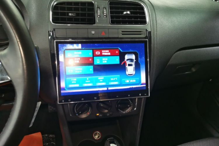 Volkswagen Polo 2017 car image #17