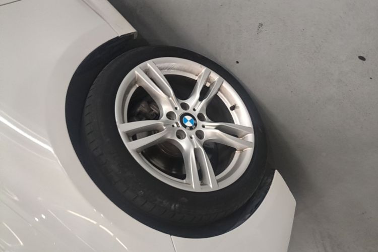 BMW 3 Series 2017 #9 BMW 3 Series 2017 car image #9
