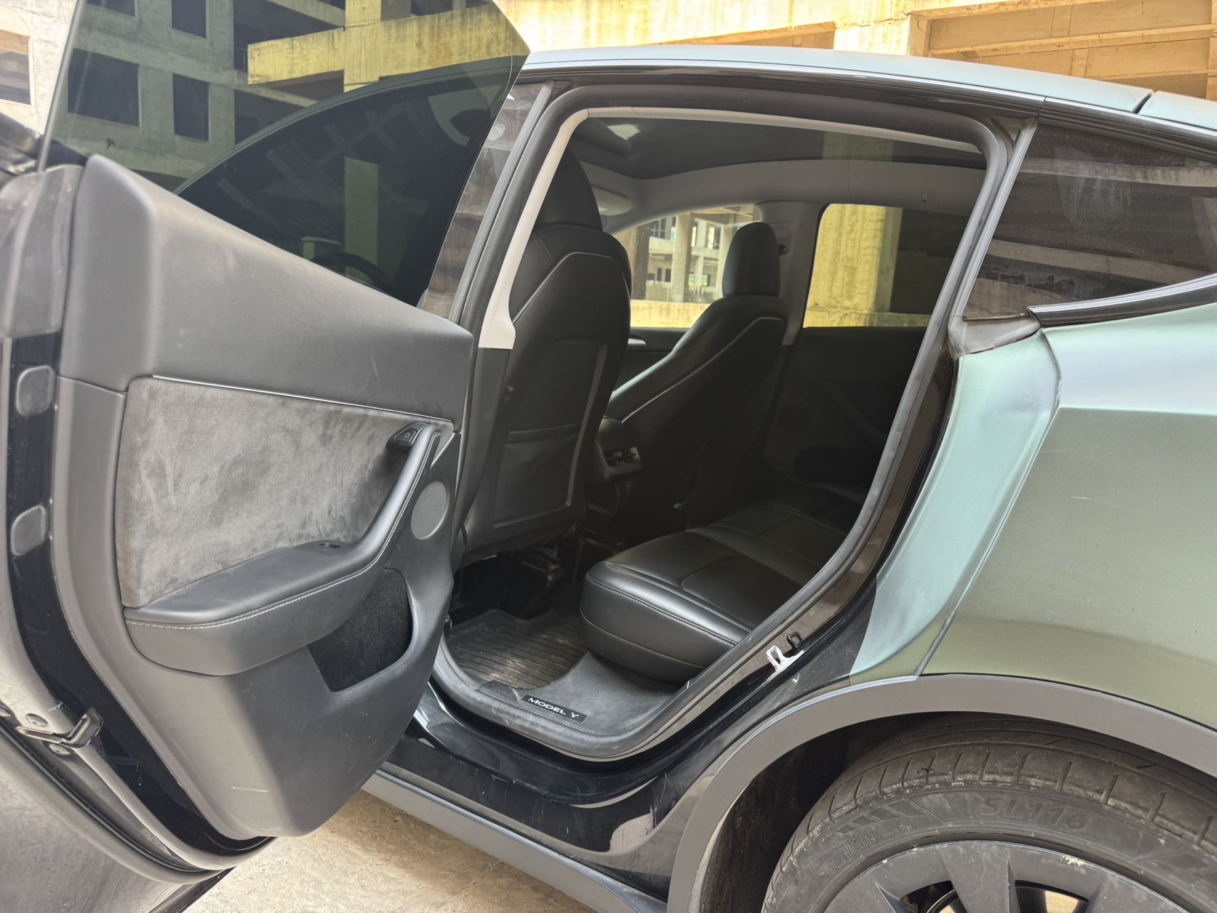 Tesla Model Y 2022 car image #10