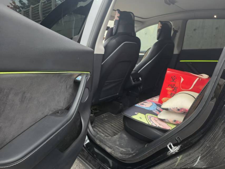 Tesla Model Y 2022 #4 Tesla Model Y 2022 car image #4