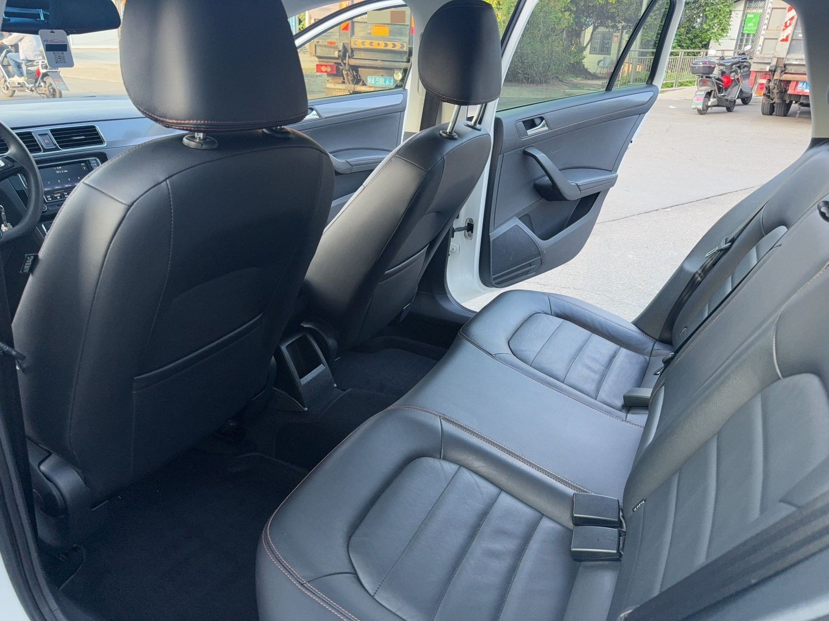 Volkswagen Santana 2018 car image #5