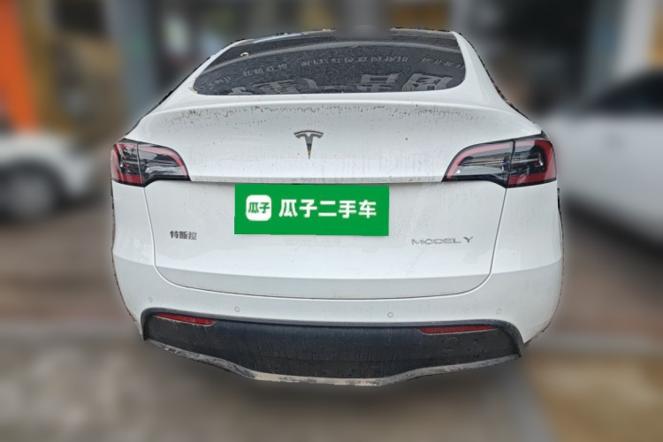 Tesla Model Y 2023 car image #4